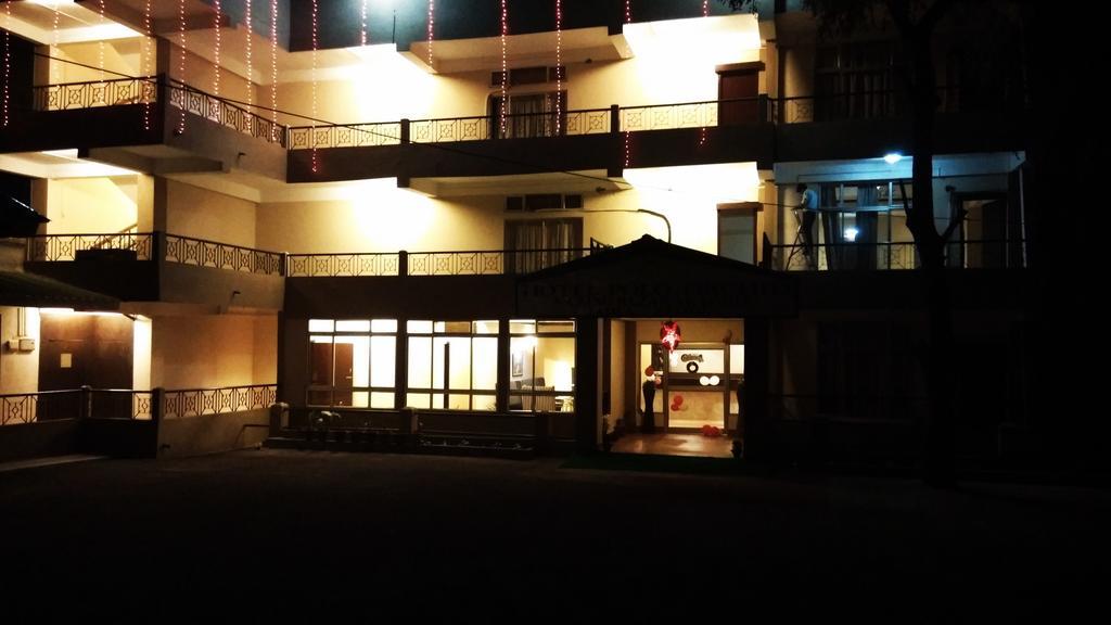 Polo Tura Hotel Eksteriør billede